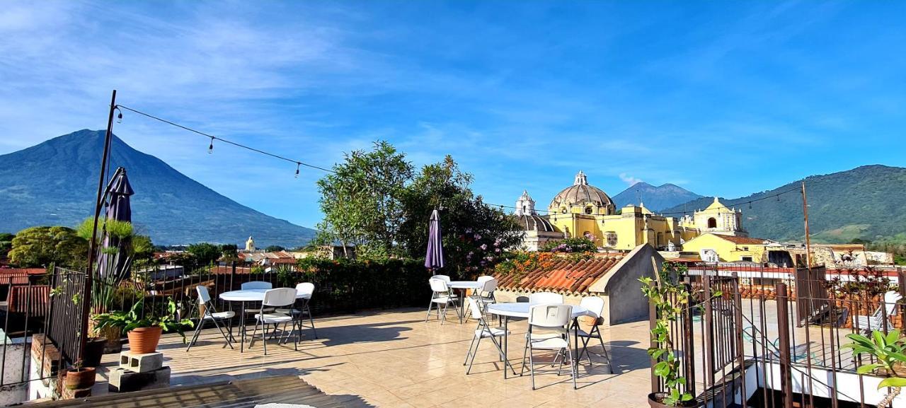 Hotel Casa Real Antigua Exterior photo