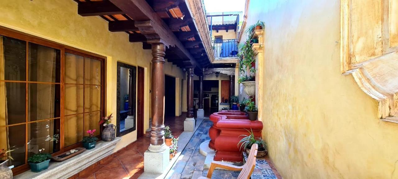 Hotel Casa Real Antigua Exterior photo