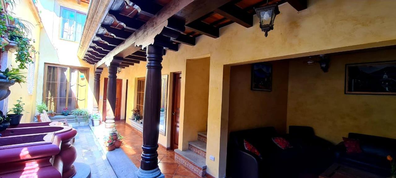Hotel Casa Real Antigua Exterior photo